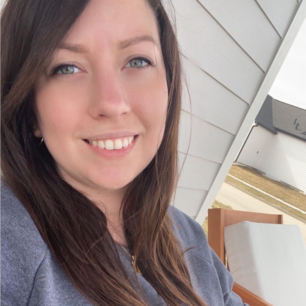 Meet your Posher, Emily
